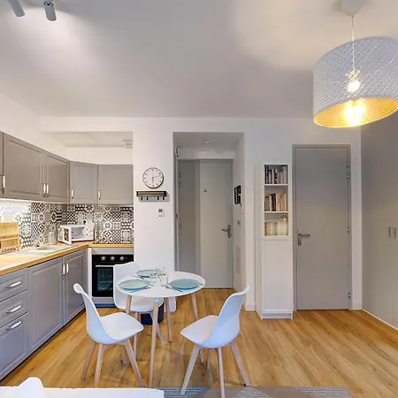 Le Lagon / 100m Gare