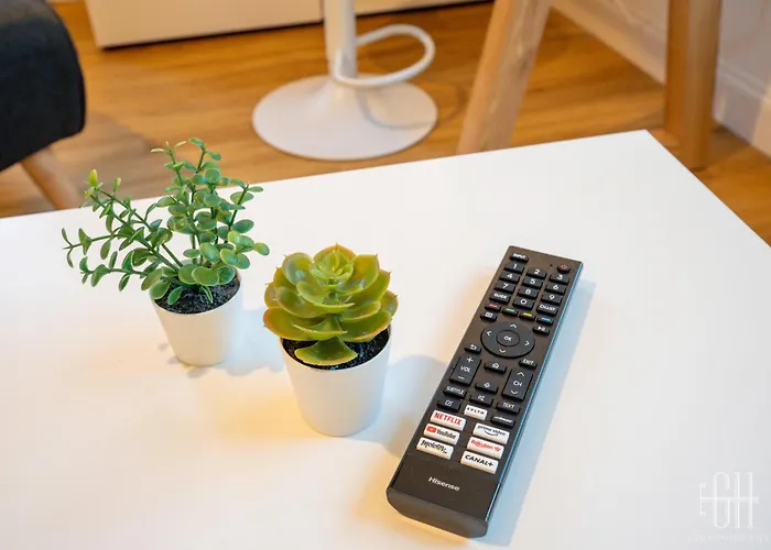 Le Lagon / 100m Gare